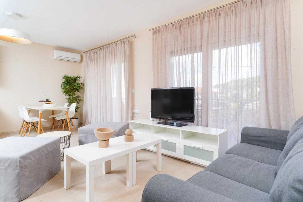 Nefeli Fresh Guesthouses By Del Mare 프리노스 외부 사진
